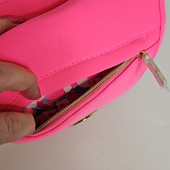 Lilly Pulitzer Giavanna Neoprene Crossbody Aura Pink NEW - Picture 7 of 12